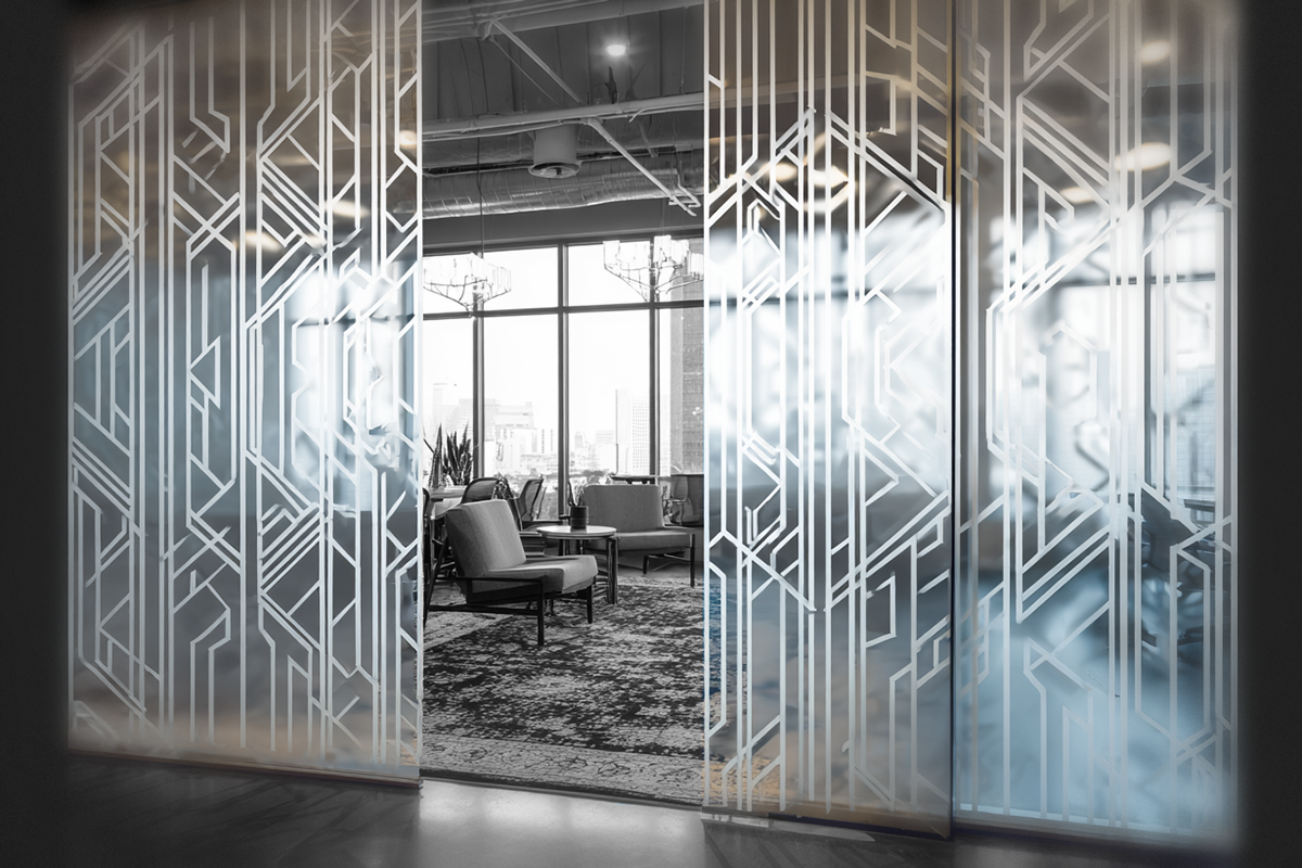Restaurant glass partition